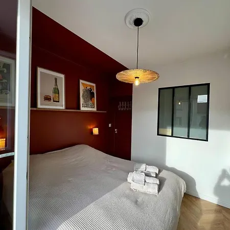 Dieu Lumiere - Centre Historique 公寓